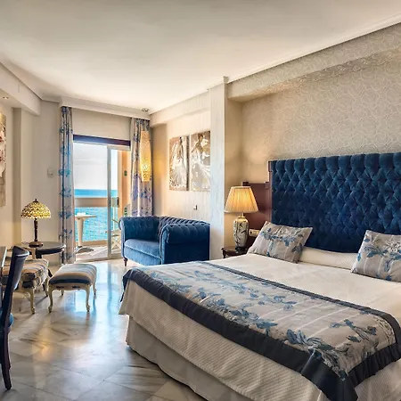 Отель Balcon De Europa 4*