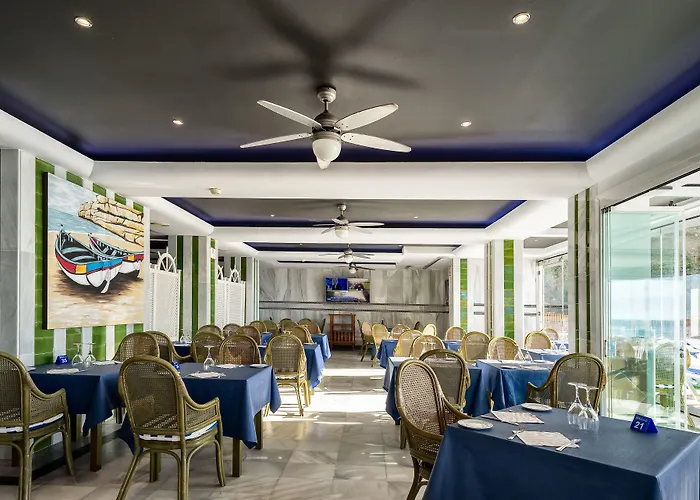 Готель Balcon De Europa 4*